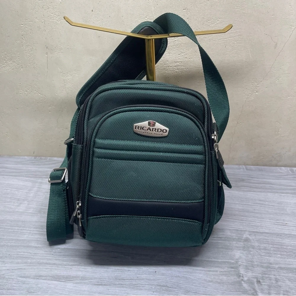 Ricardo Beverly Hills Green Canvas Crossbody Messenger Travel Bag Luggage